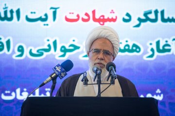 امام جمعه کرمانشاه: شهید رییسی، دیپلماسی اقتدار را جایگزین التماس کرد