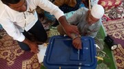 شوروشوق مردم پای صندوق های رای؛از حضور پیرمرد۱۰۳ساله چابهاری تادهه نودی‌های در انتظار رای