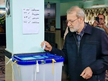 علی لاریجانی در لاریجان رای خود را به صندوق انداخت +فیلم