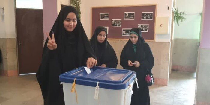 از رای پدر شهید به نامزدهای انتخاباتی تا حضور موتور سواران پردیس پای صندوق