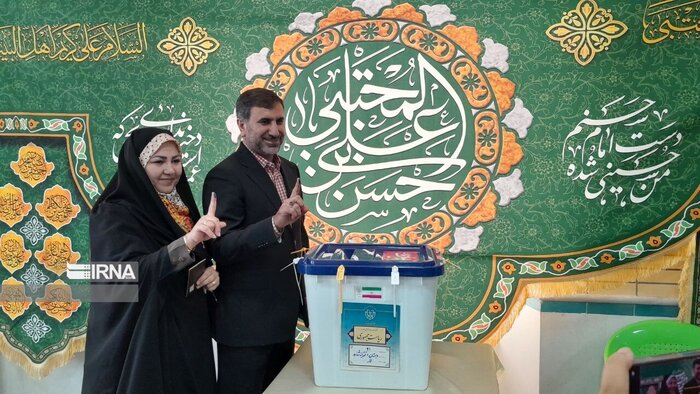 شعبه‌های اخذ رأی فارس ؛ به چه کسی رای می‌دهی ؟+ فیلم
