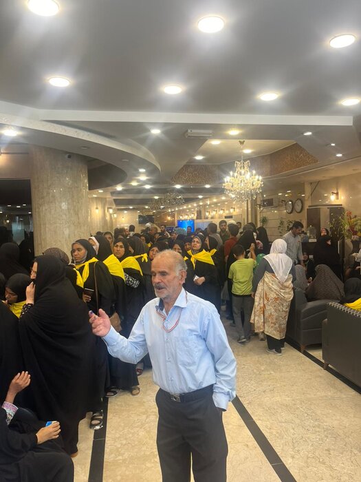 حضور زائران و ایرانیان مقیم کربلا در انتخابات ریاست جمهوری + عکس