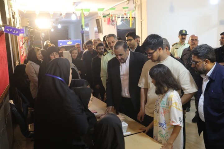 استاندار ایلام: مردم با حضور پرشور جلوههای زیبای همدلی را ثبت کردند