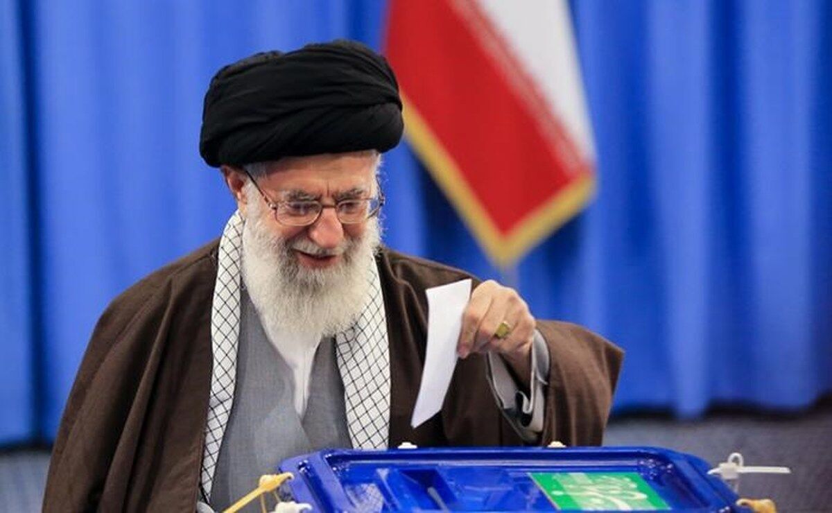 قائد الثورة : مشاركة الشعب في الانتخابات ضرورة.. صمود الجمهورية الإسلامية يعتمد على حضور الشعب