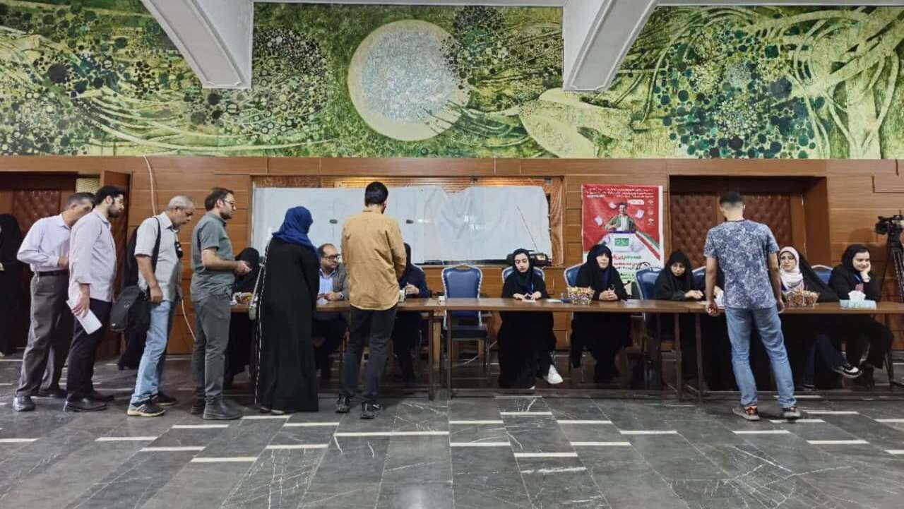 آغاز رای‌گیری چهاردهمین دوره انتخابات ریاست جمهوری در فارس + فیلم