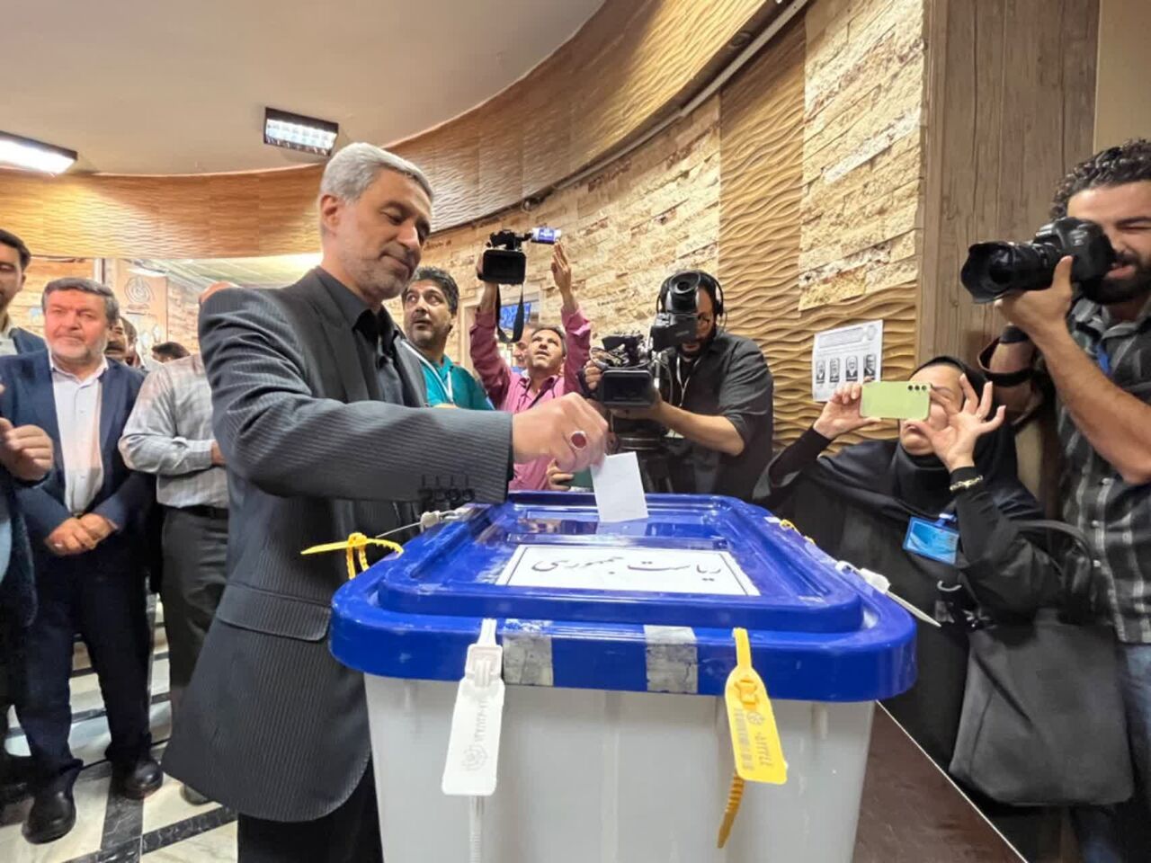 استاندار همدان: حضور حداکثری در انتخابات به معنای تداوم راه امام و انقلاب اسلامی است