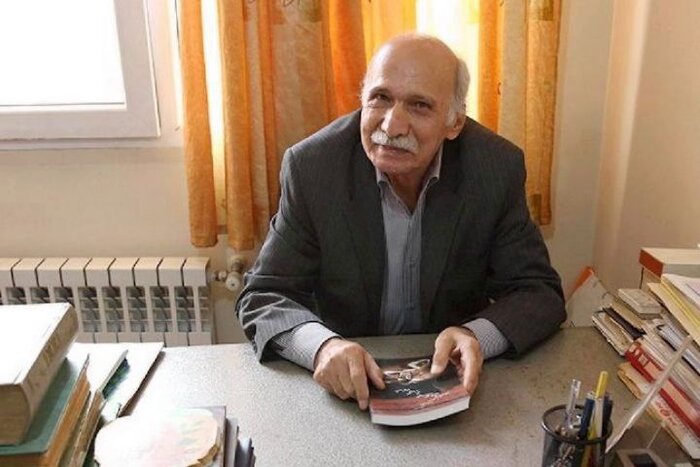 شاعر پیشکسوت: هیچگاه به اجبار شعری نگفتم/ میتوانستم از راه شعر کسب درآمد کنم