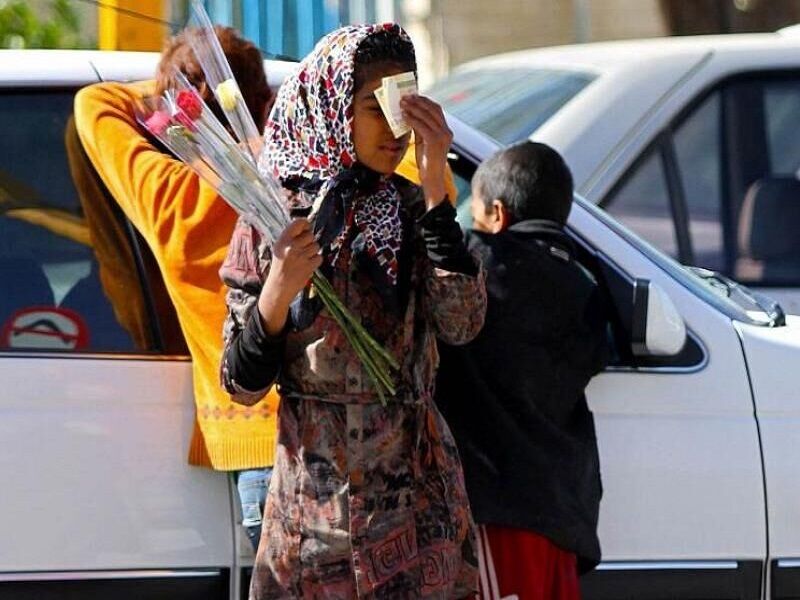 روایتی از کودکان کار؛ دستان کوچک، بار سنگین زندگی روایتی از کودکان کار؛ دستان کوچک، بار سنگین زندگی