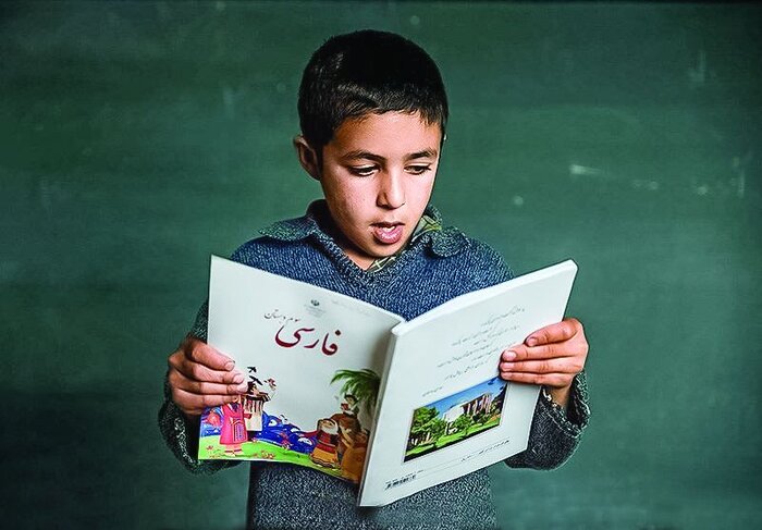 دانش آموزان برای تحویل کتاب درسی به مدارس مراجعه کنند