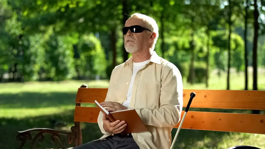 ربات سگسان، راهنمای کمبینایان میشود