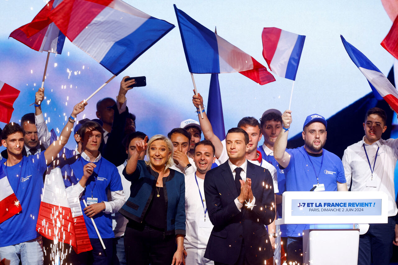 Far right leads in first round of French parliamentary elections