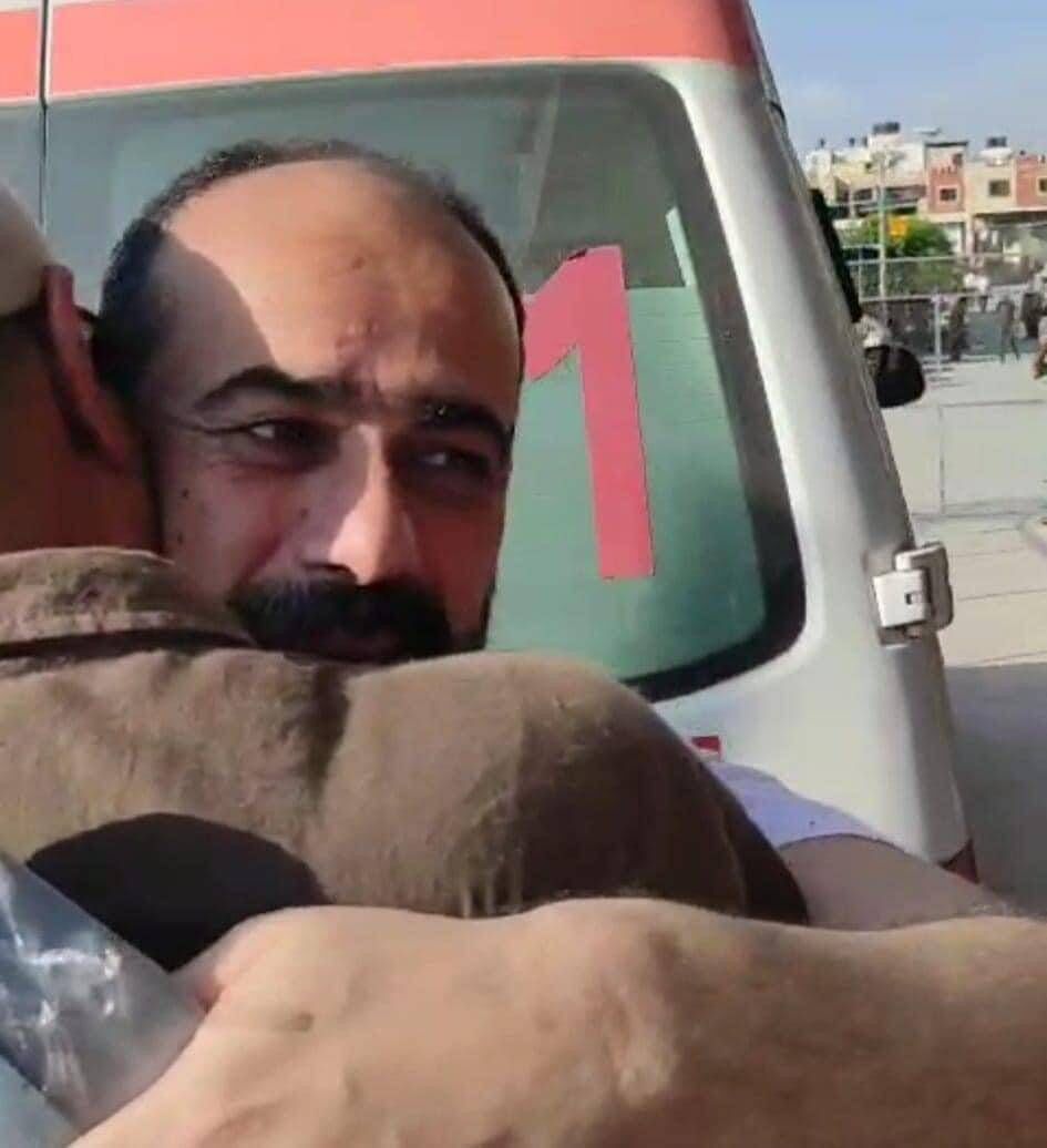 مدير مشفى الشفاء بعد الإفراج عنه يدعو المقاومة لتحرير الاسرى