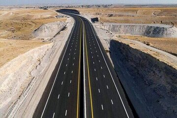 پنج پروژه راه از مصوبات سفر رئیس جمهور شهید به گیلان بیش از ۸۰ درصد پیشرفت فیزیکی دارد