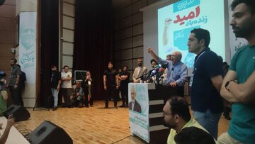 ظریف: نمی‌پذیریم و نمی‌گذاریم کسی ما را تحریم کند+ فیلم