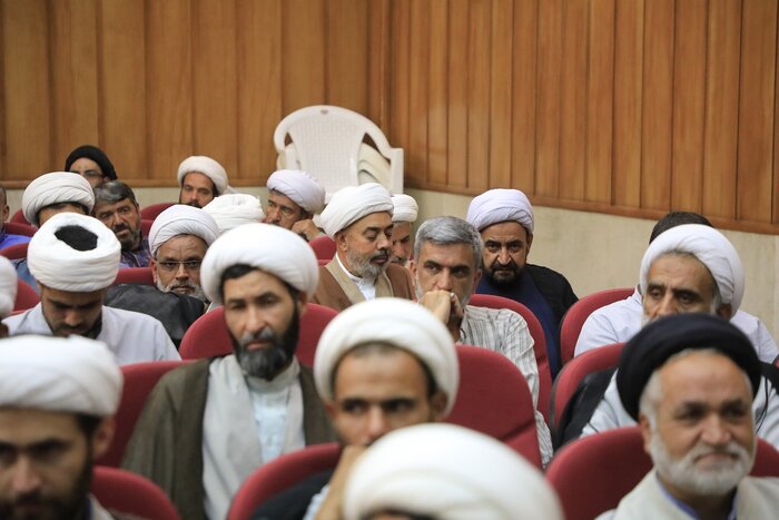 امام جمعه بیرجند: مساله فرهنگ سرلوحه کار مبلغان باشد