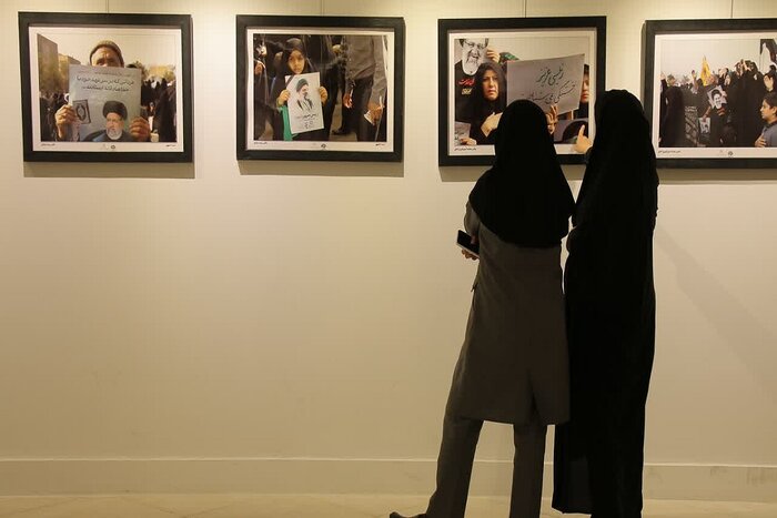 نمایشگاه عکس قیام جمهور در بیرجند برپا شد