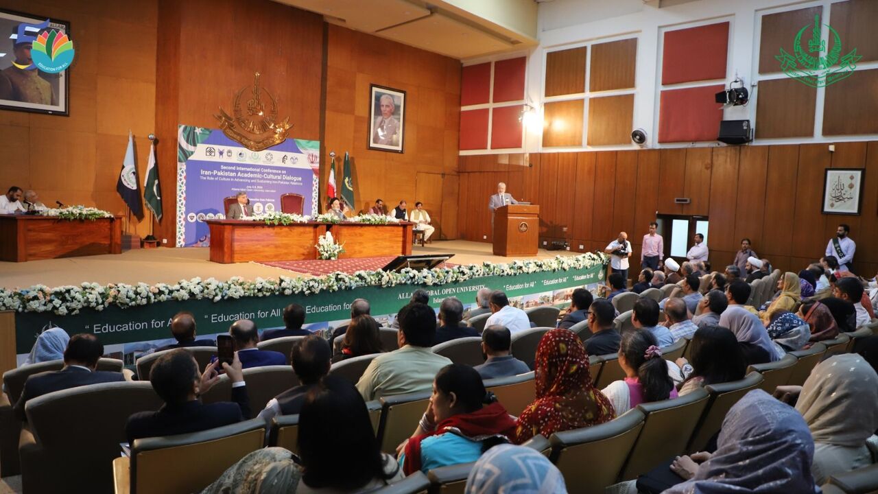 Tehran, Islamabad hold conference on academic-cultural dialogue