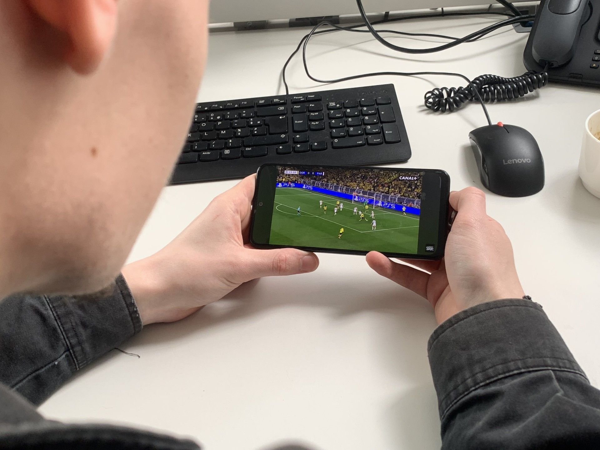 چرا افراد ورزش تماشا میکنند؟