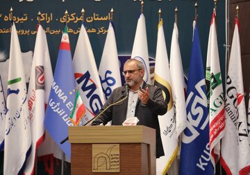 استاندار: دولت سیزدهم یک‌هزار و ۳۲۱ واحد تولیدی و صنعتی استان مرکزی را احیا کرد