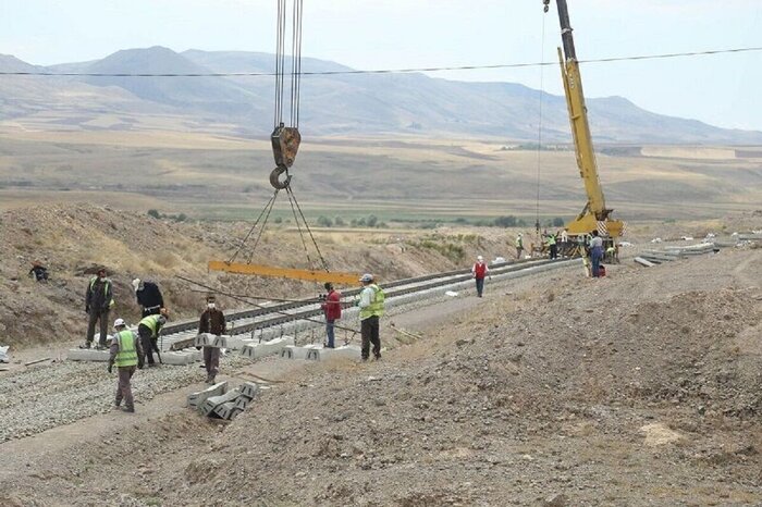 دشت اول راه آهن لرستان از دولت چهاردهم