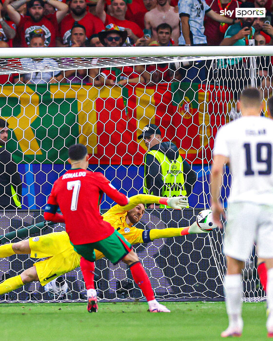 پست اینستاگرامی شیطنتآمیز منچستر علیه رونالدو + عکس