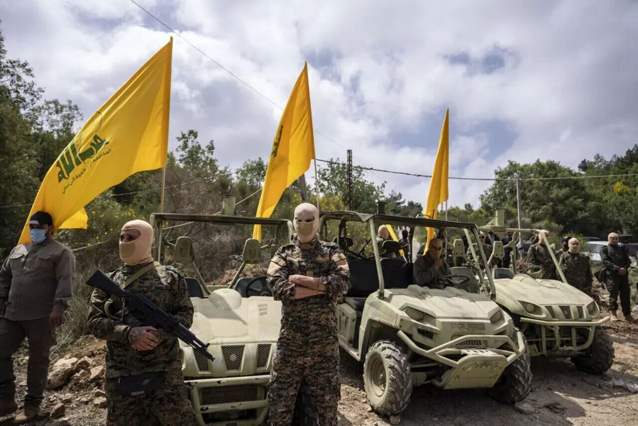 Hizbullah işğalçı sionistlərin hərbi bazalarına 100 raketi atıb