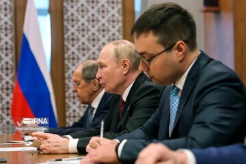 Rencontre Mokhber-Poutine en marge du sommet de l'Organisation de coopération de Shanghai à Astana