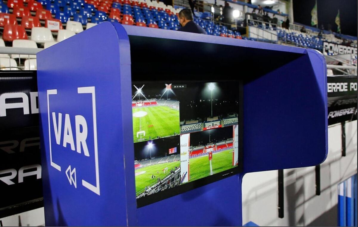رصد ميزانية لتجهيز الملاعب الرياضية بتقنية الفار (VAR) رصد ميزانية لتجهيز الملاعب الرياضية بتقنية الفار (VAR)