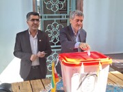 فیلم|استاندار فارس در آرامگاه سعدی رای خود را به صندوق انداخت