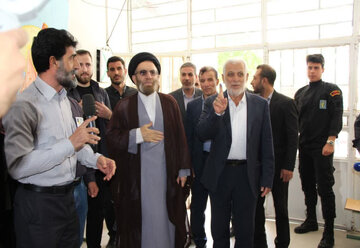 استاندار: مردم لرستان اقتدار ایران را به جهان نمایش می دهند