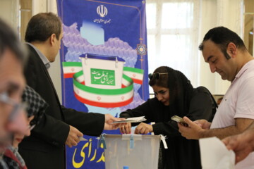 دور دوم انتخابات ریاست‌جمهوری ایران در مسکو پایتخت روسیه