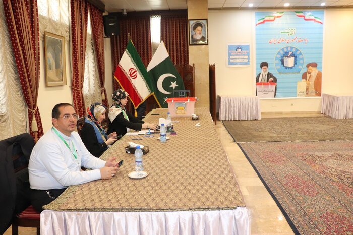 رای گیری دور دوم انتخابات ریاست جمهوری ایران در پاکستان آغاز شد + عکس