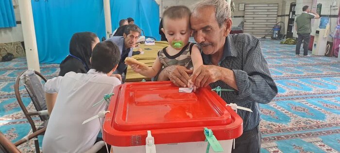 استقبال پرشور مردم شهرستانهای غرب و جنوب غرب تهران از انتخابات