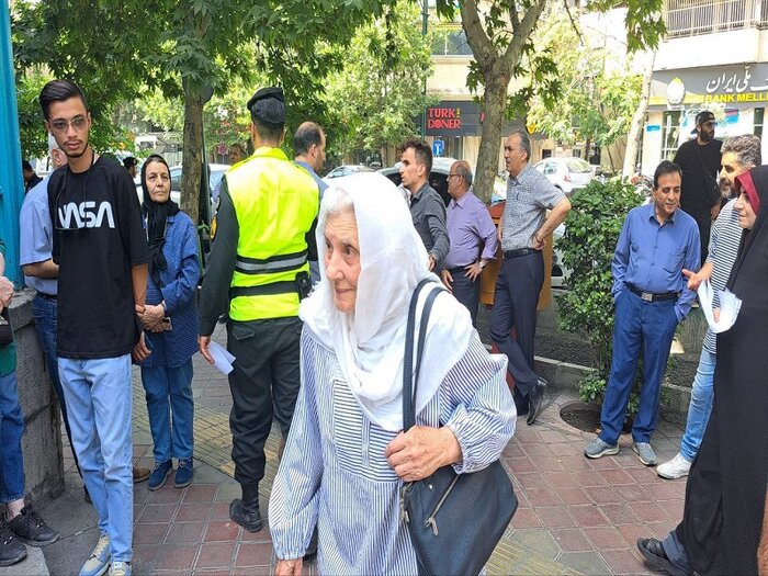 سبابههای سرخ برای مشق سرنوشت+ فیلم