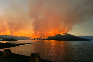 Un violent incendie faisait rage dans le nord de la Californie