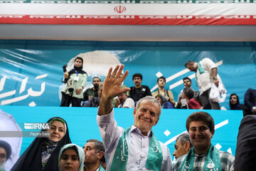 اسلامی پیروزی پزشکیان را تبریک گفت