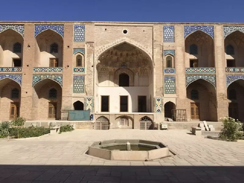 آشنایی با مدرسه و کاروانسرای گنجعلی خان