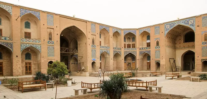 آشنایی با مدرسه و کاروانسرای گنجعلی خان