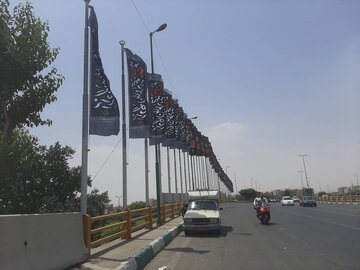 قبله تهران در ایام عزاداری سرور و سالار شهیدان حضرت ابا عبدالله الحسین(ع) سیاهپوش شد