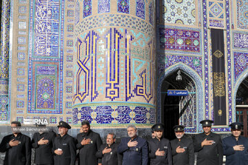 El ritual tradicional “Sala” en el santuario sagrado del Imam Reza (P)