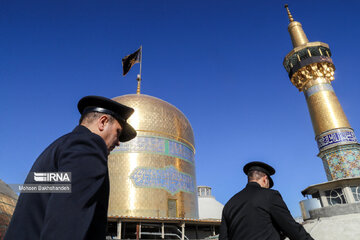 El ritual tradicional “Sala” en el santuario sagrado del Imam Reza (P)