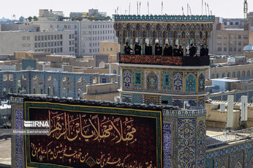 El ritual tradicional “Sala” en el santuario sagrado del Imam Reza (P)