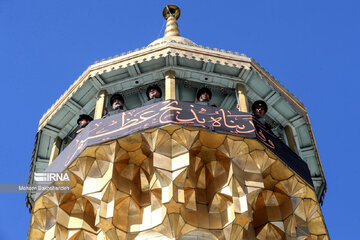 El ritual tradicional “Sala” en el santuario sagrado del Imam Reza (P)
