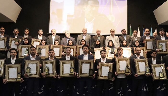 درددل‌ها و توصیه‌های دانشجویان نمونه؛حامی مالی نداریم/ تک‌بعدی نباشید