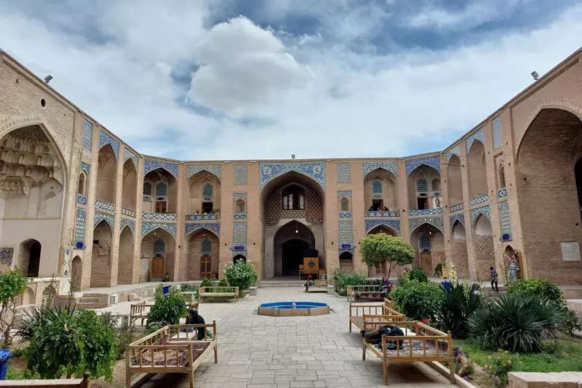 آشنایی با مدرسه و کاروانسرای گنجعلی خان