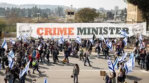 Israeli settlers protest in front of homes of 18 ministers, Knesset members