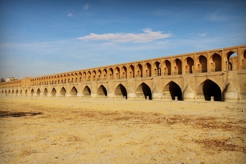 بستر خشک زاینده‌رود و تالاب گاوخونی اصفهان به منبع ریزگرد تبدیل شدند
