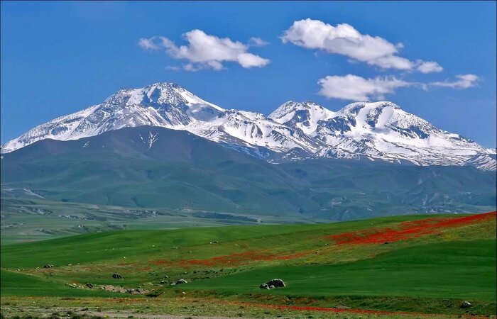 چشم سبلان به سخاوت آسمان