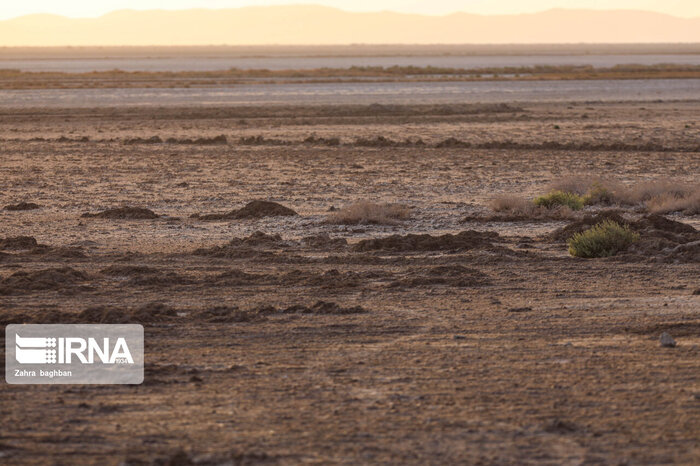 بستر خشک زاینده رود در طول ۲۰۰ کیلومتر، منبع تولید گرد و غبار است