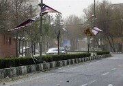 باد شدید همراه با گرد و غبار، اصفهان را فرا می‌گیرد